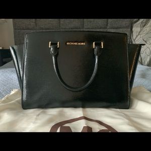 Michael Kors Selma black patent leather